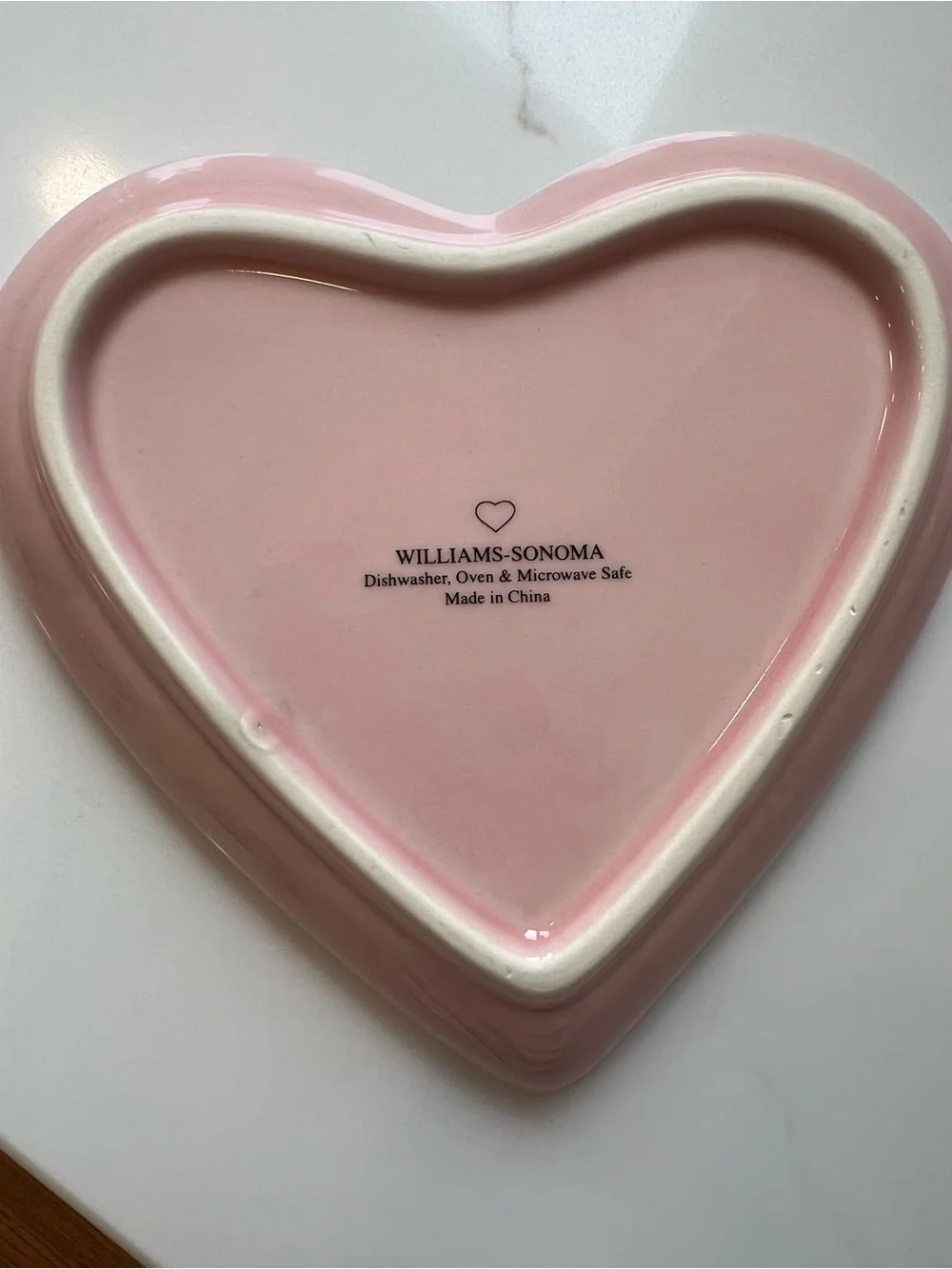 Williams Sonoma Heart Shaped Ceramic Dessert Plates (4) in original box - Picture 2 of 9